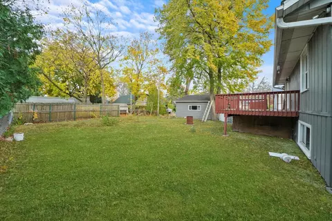 Exterior - 34716 N Holman Ave, Ingleside, IL 60041 photo 7 of 11
