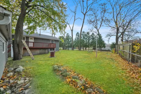 Exterior - 34716 N Holman Ave, Ingleside, IL 60041 photo 9 of 11