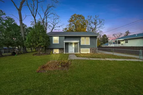 Exterior - 34716 N Holman Ave, Ingleside, IL 60041 photo 2 of 11