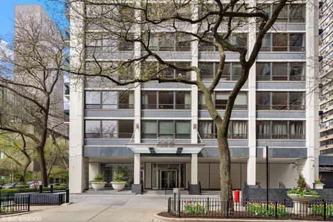 222 E Pearson St #1004, Chicago, IL 60611