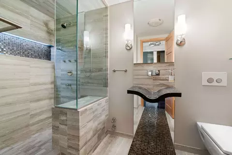 111 E Chestnut St #51A, Chicago, IL 60611 photo 38