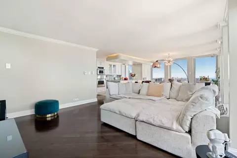 111 E Chestnut St #51A, Chicago, IL 60611 photo 16