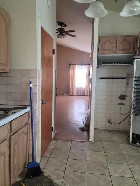 Entry Way - 15321 Birch Rd, Markham, IL 60428 photo 2 of 3