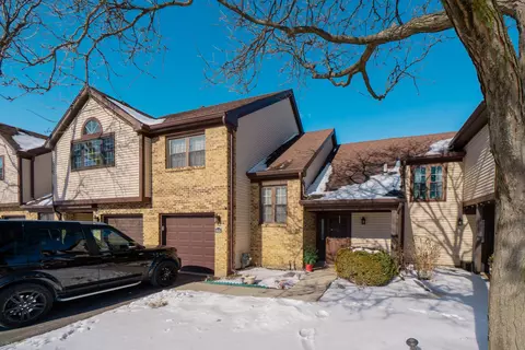 615 Sutton Ct, Wheeling, IL 60090
