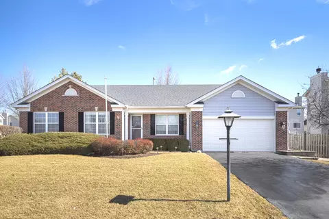 1441 Roxbury Ln, Wauconda, IL 60084