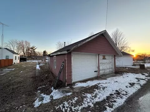 213 Waverly St, Essex, IL 60935