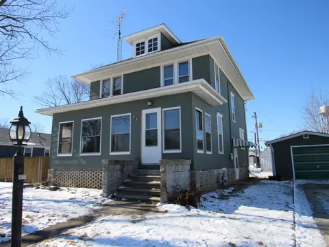 161 S Maple St, Herscher, IL 60941