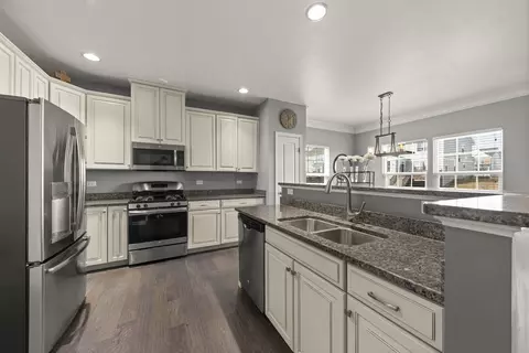 Kitchen - 12920 Blue Spruce Dr, Plainfield, IL 60585 photo 2 of 3