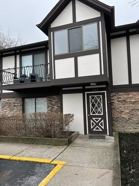 242 George St #B, Bensenville, IL 60106