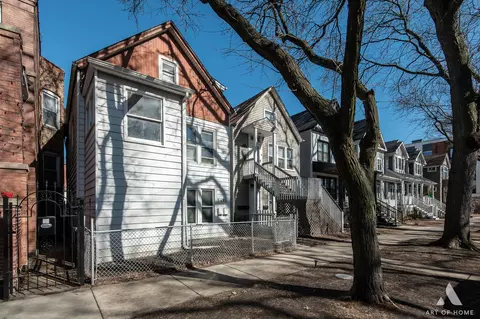 2432 W Carmen Ave, Chicago, IL 60625