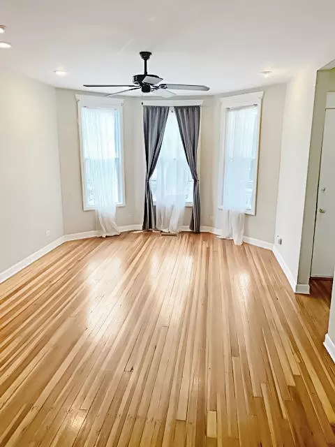  3757 N Hermitage Ave, Chicago, IL 60613 photo 4