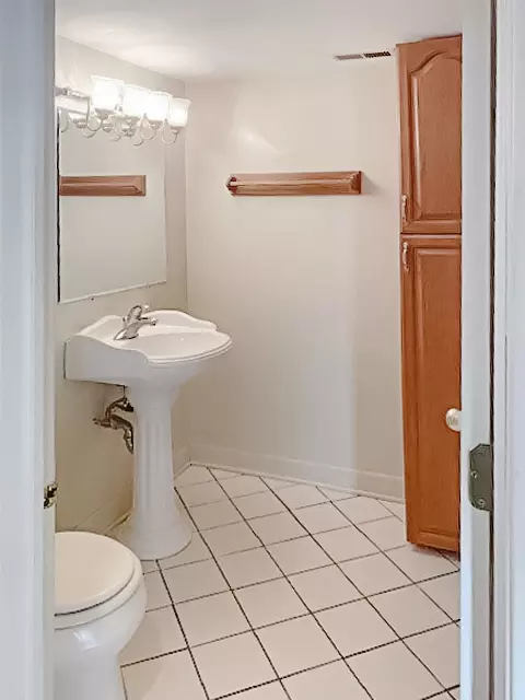  3757 N Hermitage Ave, Chicago, IL 60613 photo 6
