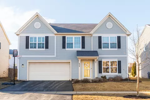 638 Dover St, Pingree Grove, IL 60140