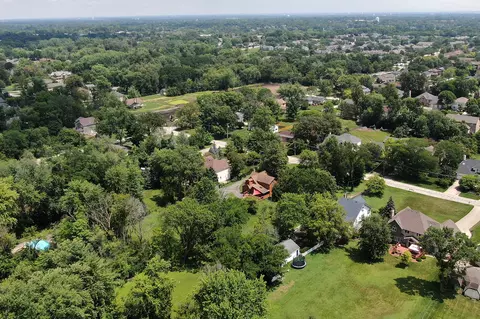 6136 Bentley Ave, Willowbrook, IL 60527 photo 8