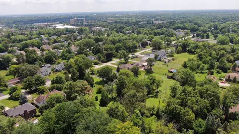 6136 Bentley Ave, Willowbrook, IL 60527 photo 10