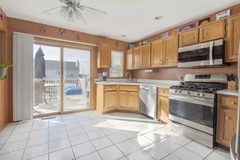 1805 Jared Dr, Crest Hill, IL 60403 photo 6