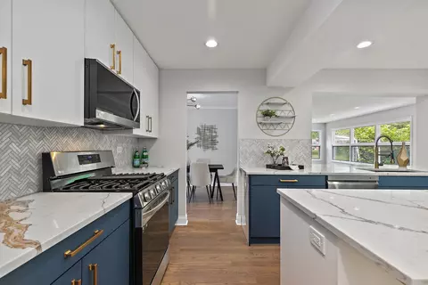 152 E Daniels Rd, Palatine, IL 60067 photo 7