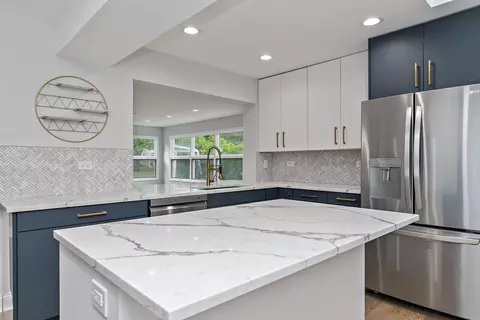 152 E Daniels Rd, Palatine, IL 60067 photo 12