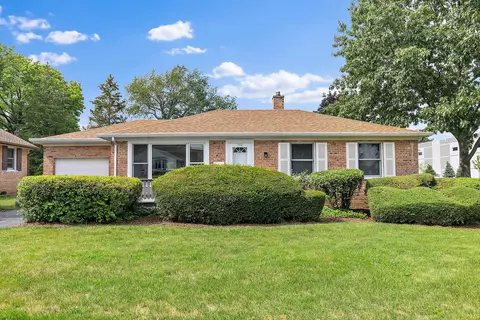 152 E Daniels Rd, Palatine, IL 60067 photo 2