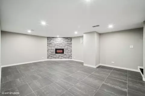 Living - 528 Glendale Rd, Glenview, IL 60025 photo 2 of 2