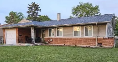 9 Ridgewood Rd, Elk Grove Village, IL 60007