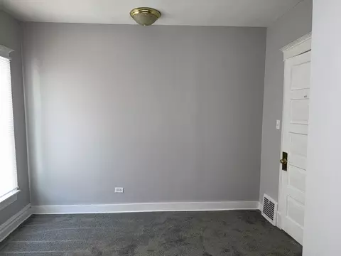 Living - 112 Bowen Pl, Joliet, IL 60433 photo 3 of 4