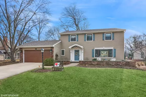 165 Hamilton Ln, Wheaton, IL 60189