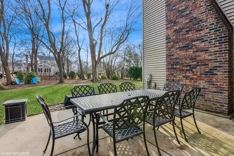 Exterior - 165 Hamilton Ln, Wheaton, IL 60189 photo 9 of 12
