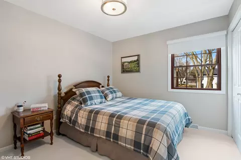 Bedroom - 165 Hamilton Ln, Wheaton, IL 60189 photo 6 of 6
