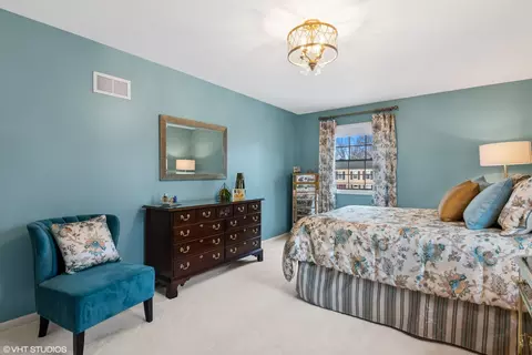 Bedroom - 165 Hamilton Ln, Wheaton, IL 60189 photo 2 of 6