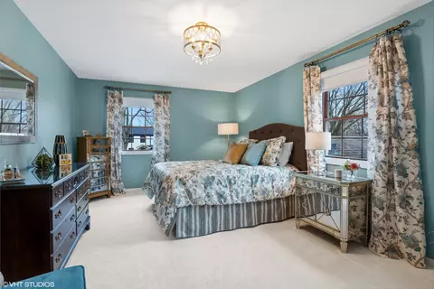 Bedroom - 165 Hamilton Ln, Wheaton, IL 60189 photo 1 of 6