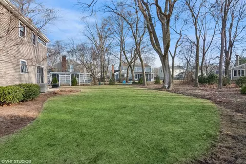 Exterior - 165 Hamilton Ln, Wheaton, IL 60189 photo 6 of 12