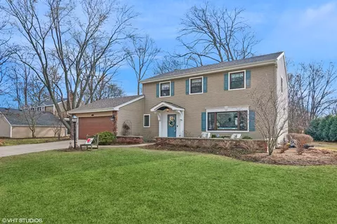 Exterior - 165 Hamilton Ln, Wheaton, IL 60189 photo 3 of 12