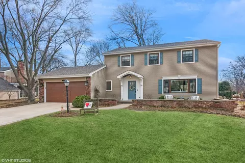 Exterior - 165 Hamilton Ln, Wheaton, IL 60189 photo 2 of 12
