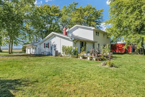 Exterior - 910 Cr 2200 Rd E, Sidney, IL 61877 photo 6 of 12