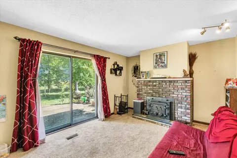 Living - 910 Cr 2200 Rd E, Sidney, IL 61877 photo 3 of 3