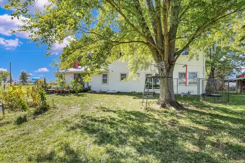Exterior - 910 Cr 2200 Rd E, Sidney, IL 61877 photo 9 of 12