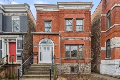 2446 W Superior St, Chicago, IL 60612