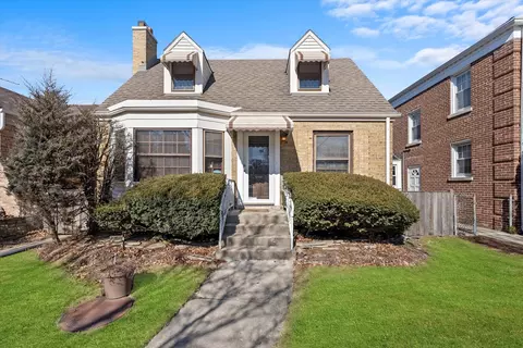 5034 Pratt Ave, Skokie, IL 60077