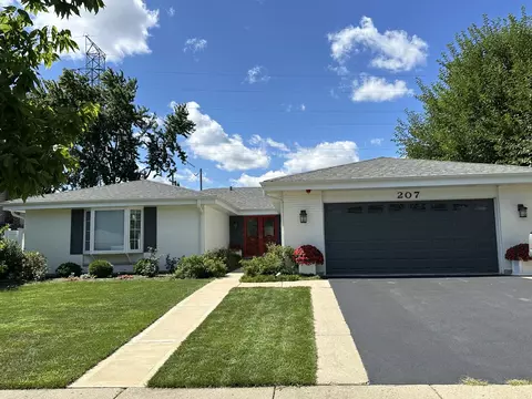 207 W Appletree Ln, Arlington Heights, IL 60004