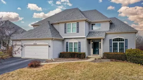 39 E W352 E Curtis Sq, Geneva, IL 60134