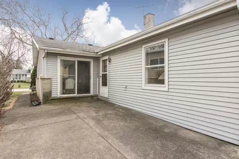 714 Polynesian Dr, Des Plaines, IL 60016 photo 21