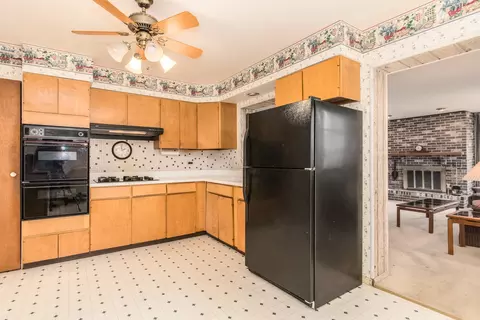 714 Polynesian Dr, Des Plaines, IL 60016 photo 11
