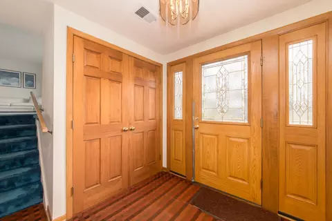 714 Polynesian Dr, Des Plaines, IL 60016 photo 12