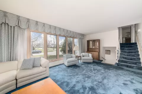 714 Polynesian Dr, Des Plaines, IL 60016 photo 6