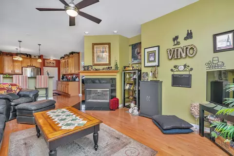 405 Hackney Ln, Oswego, IL 60543 photo 6