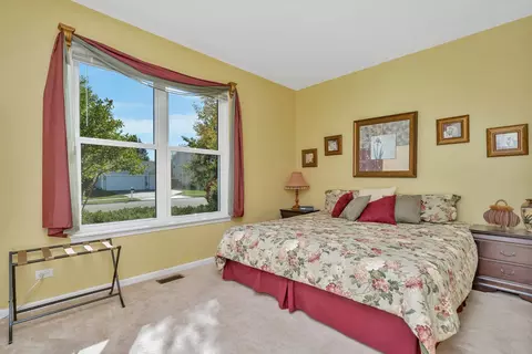 405 Hackney Ln, Oswego, IL 60543 photo 12