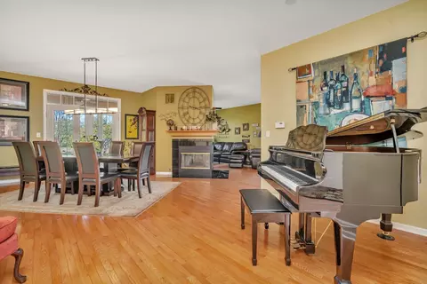 405 Hackney Ln, Oswego, IL 60543 photo 3
