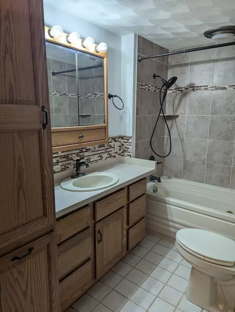 Bath - 2840 W Scioto Mills Rd, Freeport, IL 61032 photo 1 of 1