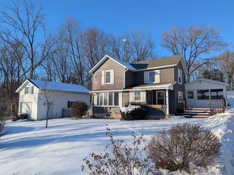 2840 W Scioto Mills Rd, Freeport, IL 61032